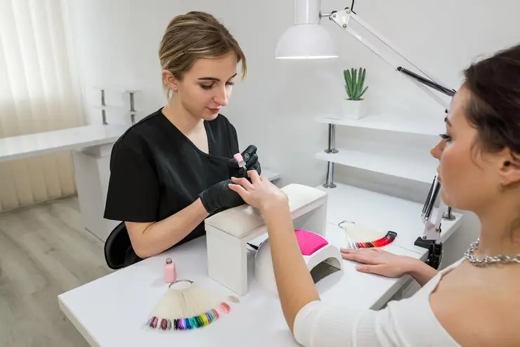 Nail Specialist | أخصائية أظافر